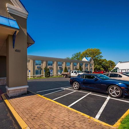 Comfort Inn Falls Church - Tysons Corner Екстер'єр фото