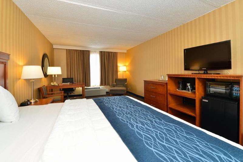 Comfort Inn Falls Church - Tysons Corner Екстер'єр фото